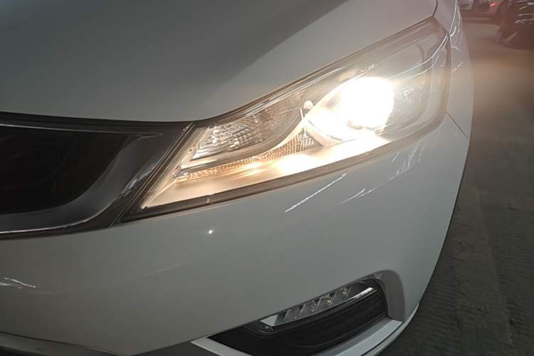 Used Geely Auto Emgrand GS 2016 Elegant Edition 1.8L Manual LingShang Model Left Front Headlight