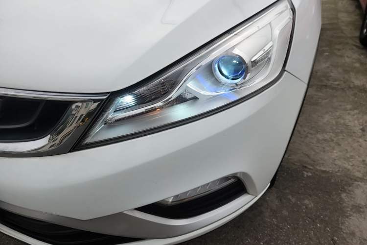 Used Geely Auto Emgrand GS 2016 Elegant Edition 1.8L Automatic LingShang Model Left Front Headlight