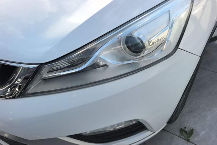 Used Geely Auto Emgrand GS 2016 Elegant Edition 1.8L Manual LingShang Model Left Front Headlight