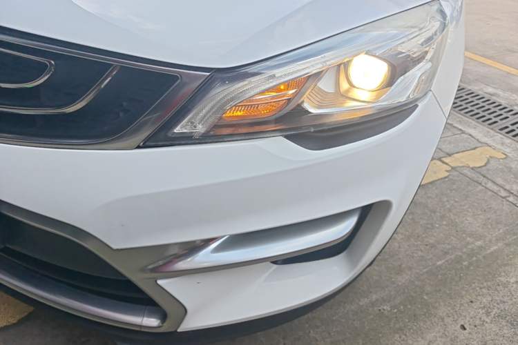 Used Geely Auto Emgrand GS 2016 Sport Edition 1.8L Automatic LingShang Model Left Front Headlight