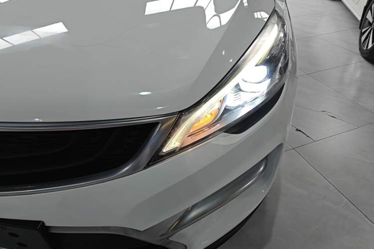 Used Geely Auto Emgrand GS 2016 Sport Edition 1.8L Automatic LingShang Model Left Front Headlight