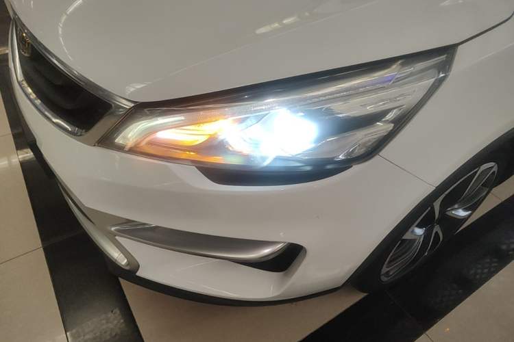 Used Geely Auto Emgrand GS 2016 Sport Edition 1.3T Automatic ZhenShang Model Left Front Headlight