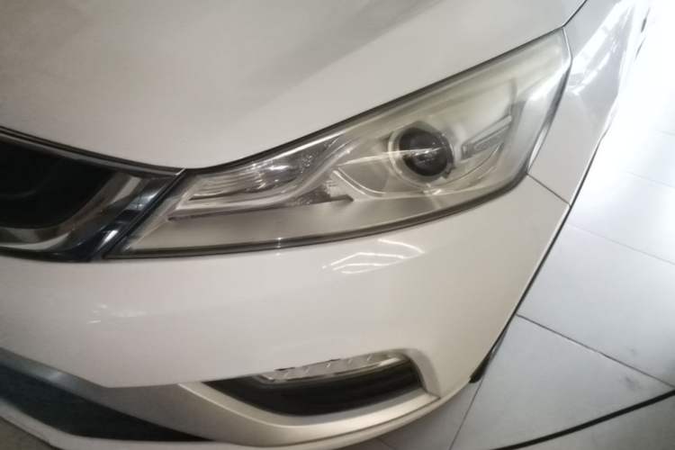 Used Geely Auto Emgrand GS 2016 Elegant Edition 1.3T Automatic LingShang Model Left Front Headlight