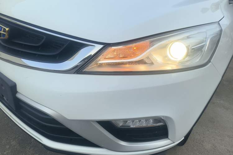 Used Geely Auto Emgrand GS 2016 Elegant Edition 1.8L Automatic LingShang Model Left Front Headlight