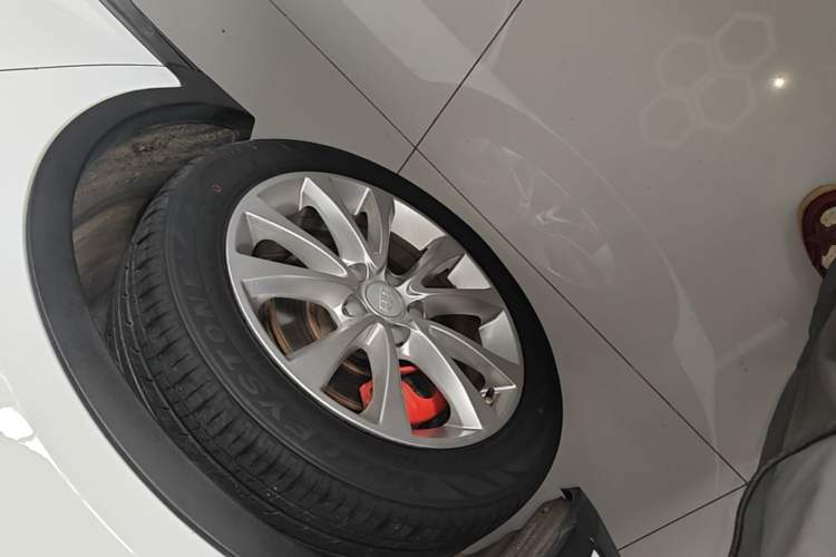 Used Geely Auto Emgrand GS 2016 Sport Edition 1.8L Automatic LingShang Model Left Front Wheel Hub