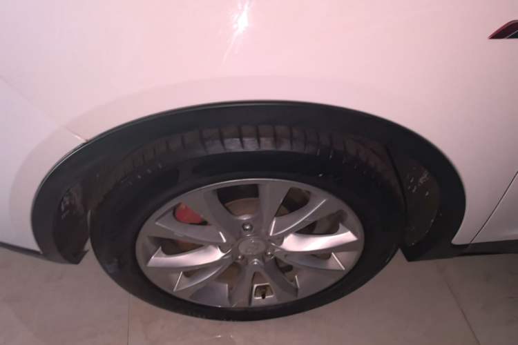 Used Geely Auto Emgrand GS 2016 Sport Edition 1.3T Automatic LingShang Model Left Front Wheel Hub