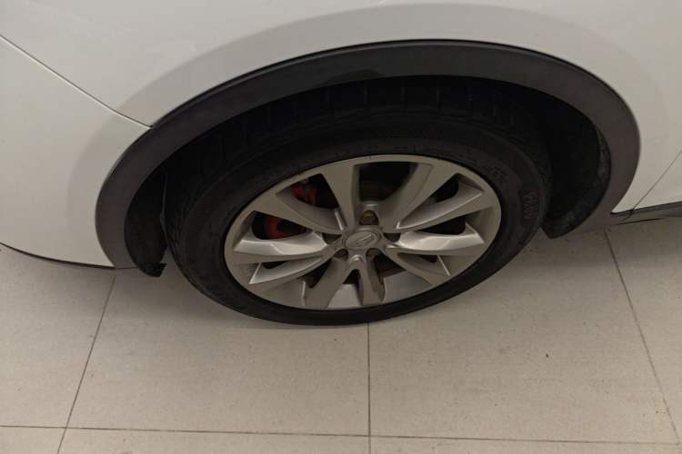Used Geely Auto Emgrand GS 2016 Sport Edition 1.3T Automatic LingShang Model Left Front Wheel Hub
