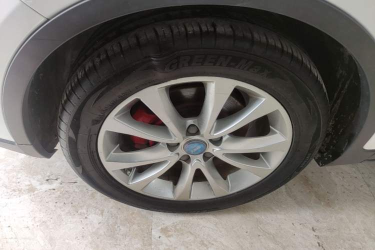 Used Geely Auto Emgrand GS 2016 Sports Edition 1.8L Manual LingShang Model Left Front Wheel Hub