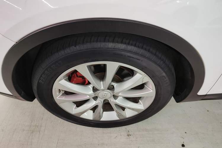Used Geely Auto Emgrand GS 2016 Sport Edition 1.3T Automatic LingShang Model Left Front Wheel Hub