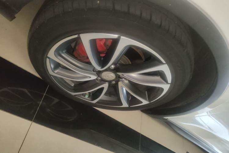 Used Geely Auto Emgrand GS 2016 Sport Edition 1.3T Automatic ZhenShang Model Left Front Wheel Hub