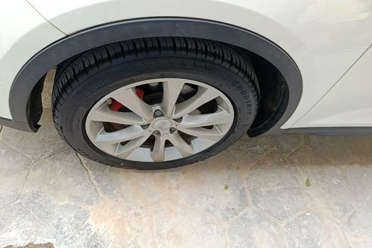 Used Geely Auto Emgrand GS 2016 Sport Edition 1.3T Automatic LingShang Model Left Front Wheel Hub