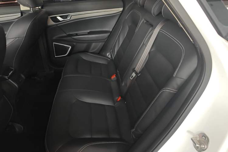 Used Geely Auto Emgrand GS 2016 Sport Edition 1.8L Automatic LingShang Model Left Rear Seat