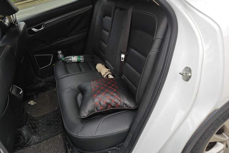 Used Geely Auto Emgrand GS 2016 Elegant Edition 1.8L Manual LingShang Model Left Rear Seat