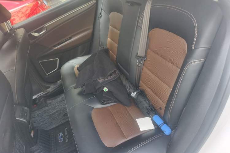 Used Geely Auto Emgrand GS 2016 Elegant Edition 1.3T Automatic ZhenShang Model Left Rear Seat
