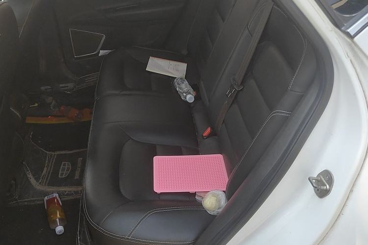Used Geely Auto Emgrand GS 2016 Elegant Edition 1.8L Manual LingShang Model Left Rear Seat