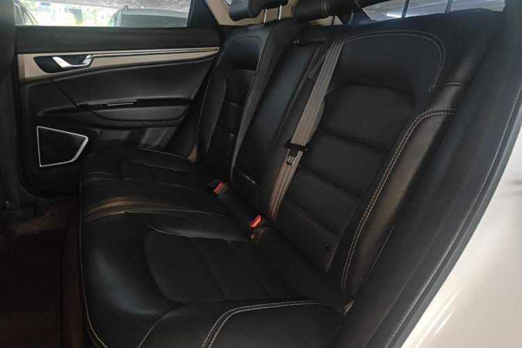 Used Geely Auto Emgrand GS 2016 Elegant Edition 1.8L Manual LingShang Model Left Rear Seat