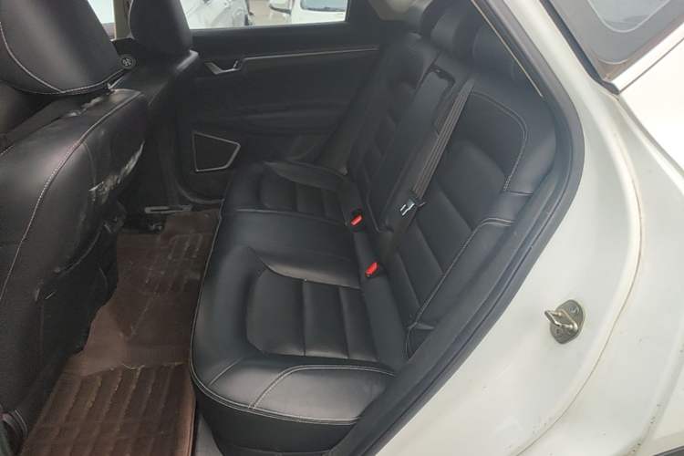 Used Geely Auto Emgrand GS 2016 Sport Edition 1.8L Automatic LingShang Model Left Rear Seat