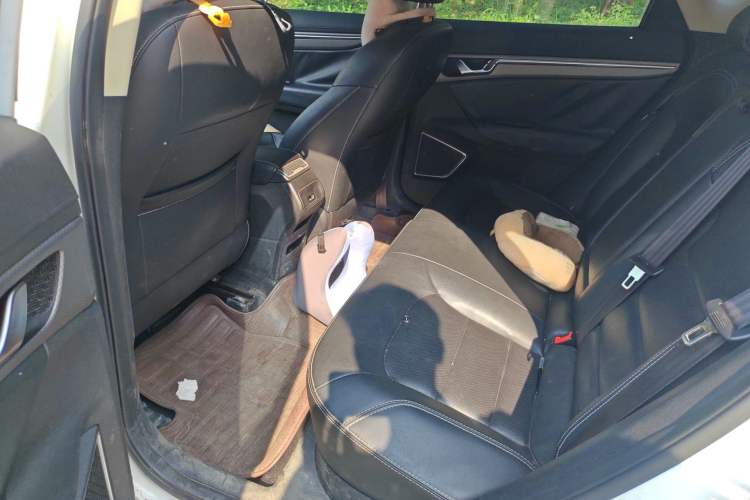 Used Geely Auto Emgrand GS 2016 Elegant Edition 1.8L Manual Fashion Model Left Rear Seat
