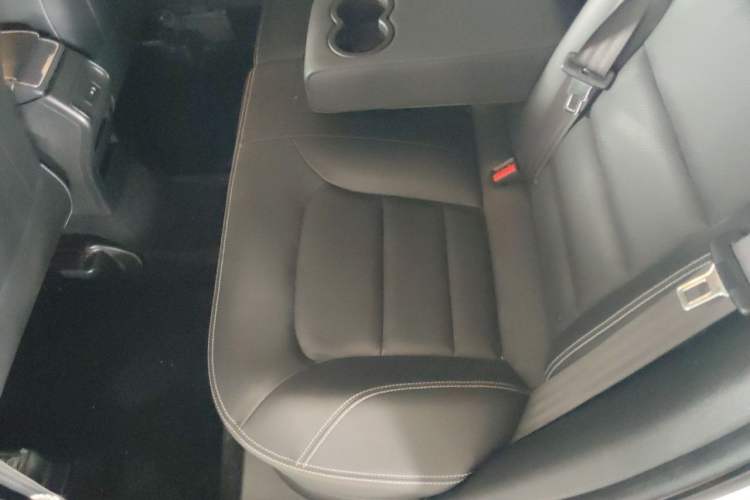 Used Geely Auto Emgrand GS 2016 Elegant Edition 1.8L Manual LingShang Model Left Rear Seat