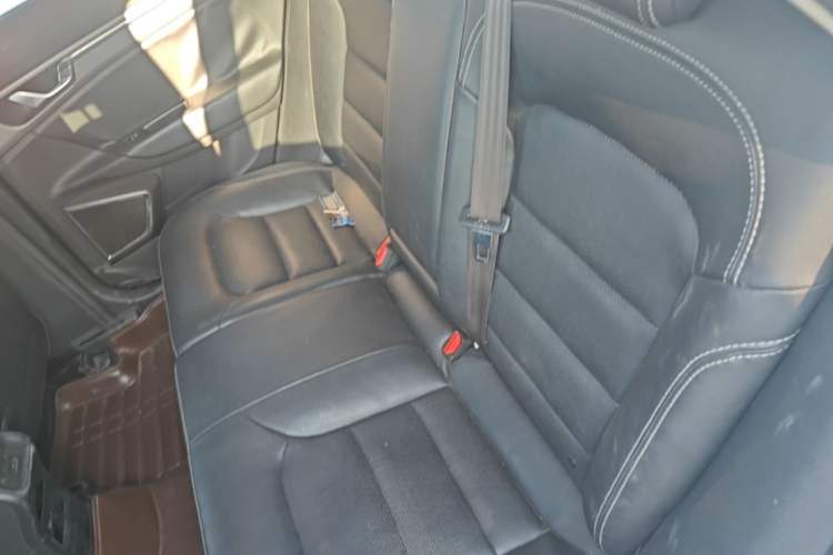 Used Geely Auto Emgrand GS 2016 Elegant Edition 1.8L Manual LingShang Model Left Rear Seat