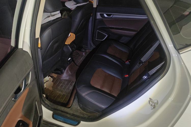 Used Geely Auto Emgrand GS 2016 Elegant Edition 1.3T Automatic ZhenShang Model Left Rear Seat