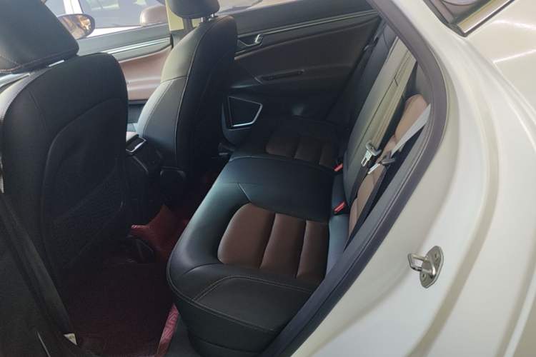 Used Geely Auto Emgrand GS 2016 Sport Edition 1.3T Automatic ZhenShang Model Left Rear Seat