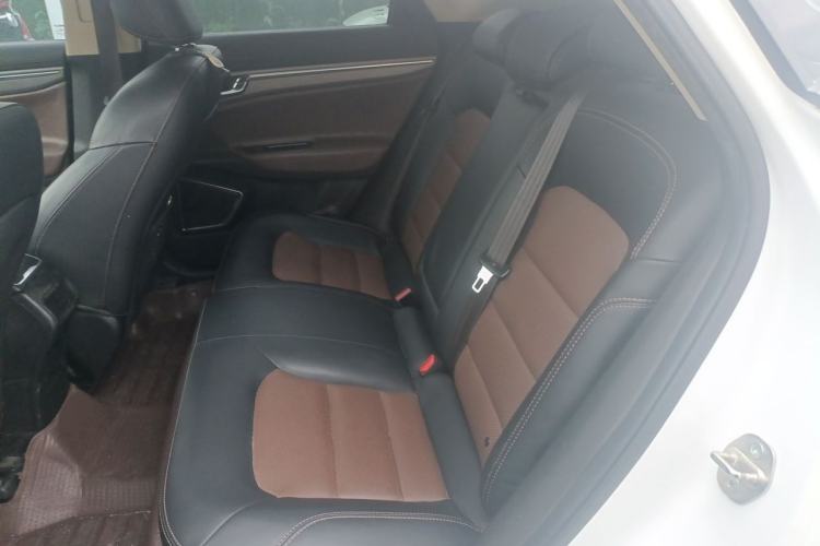 Used Geely Auto Emgrand GS 2016 Sport Edition 1.3T Automatic ZhenShang Model Left Rear Seat