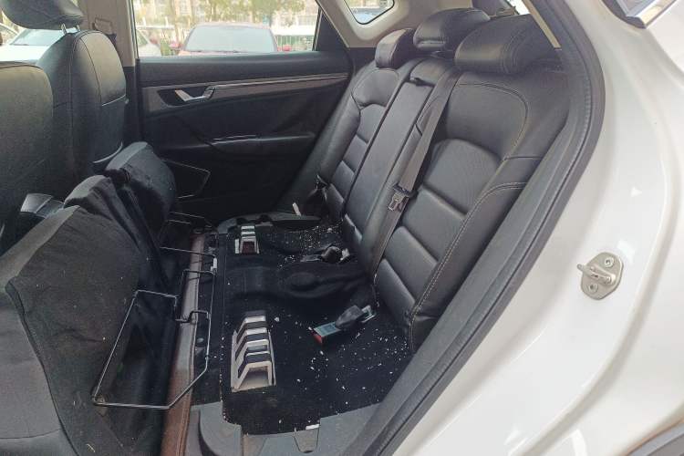 Used Geely Auto Emgrand GS 2016 Elegant Edition 1.8L Manual LingShang Model Left Rear Seat