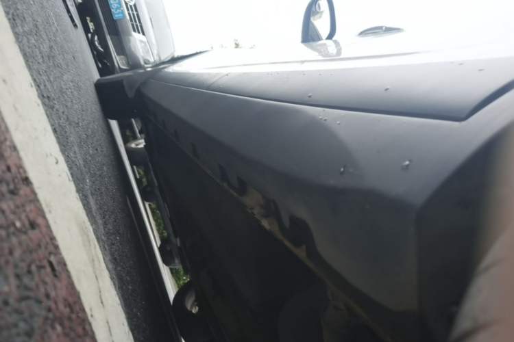 Used Geely Auto Emgrand GS 2016 Elegant Edition 1.3T Automatic LingShang Model Left Side Sill