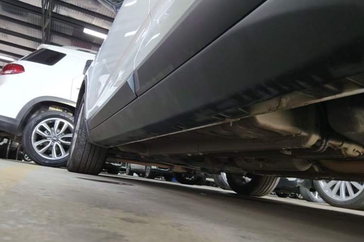 Used Geely Auto Emgrand GS 2016 Sport Edition 1.3T Automatic LingShang Model Left Side Sill