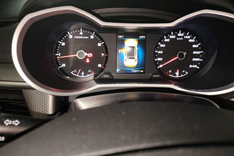 Used Geely Auto Emgrand GS 2016 Elegant Edition 1.3T Automatic LingShang Model Odometer Close Up