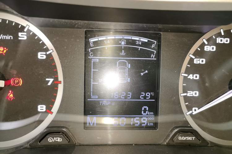 Used Geely Auto Emgrand GS 2016 Sports Edition 1.8L Manual LingShang Model Odometer Close Up