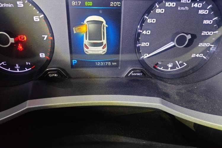 Used Geely Auto Emgrand GS 2016 Elegant Edition 1.3T Automatic ZhenShang Model Odometer Close Up