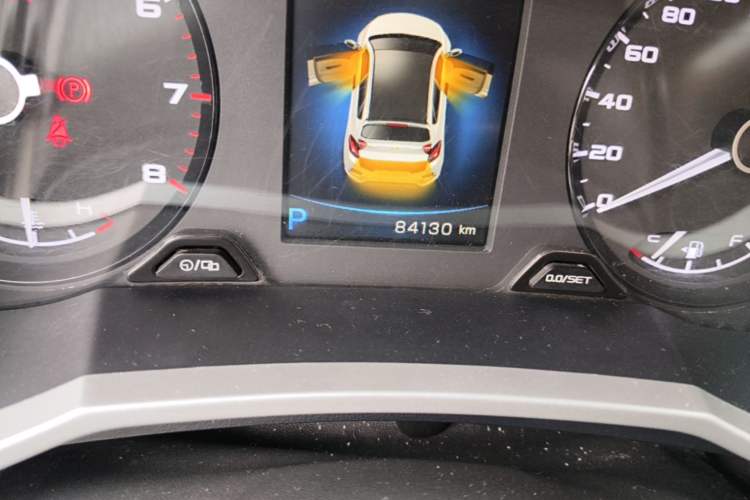Used Geely Auto Emgrand GS 2016 Elegant Edition 1.8L Automatic LingShang Model Odometer Close Up