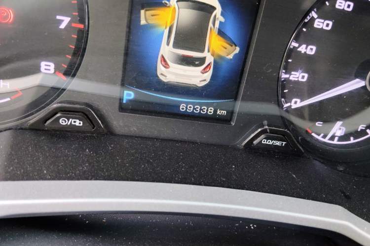 Used Geely Auto Emgrand GS 2016 Sport Edition 1.3T Automatic ZhenShang Model Odometer Close Up