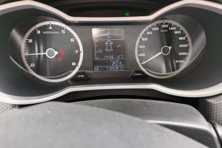 Used Geely Auto Emgrand GS 2016 Elegant Edition 1.3T Manual LingShang Model Odometer Close Up