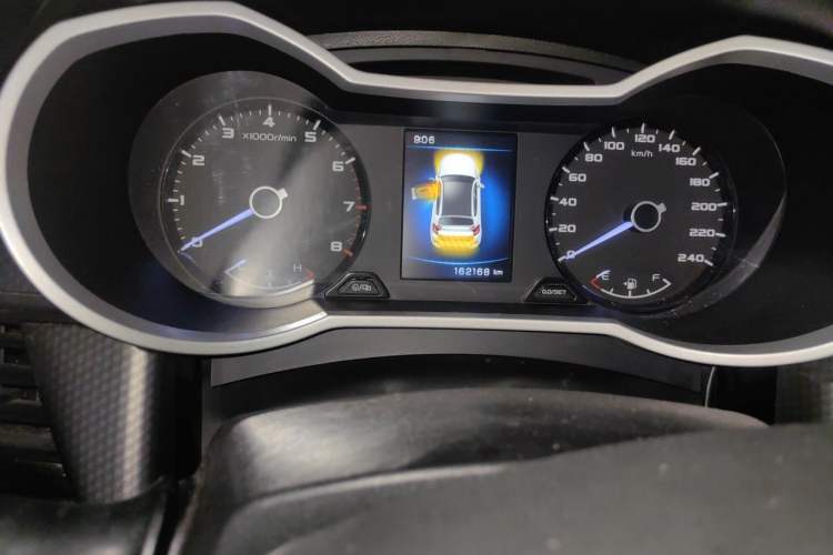 Used Geely Auto Emgrand GS 2016 Elegant Edition 1.8L Automatic LingShang Model Odometer Close Up