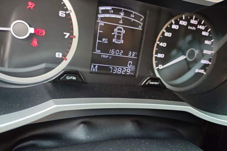 Used Geely Auto Emgrand GS 2016 Sports Edition 1.8L Manual LingShang Model Odometer Close Up