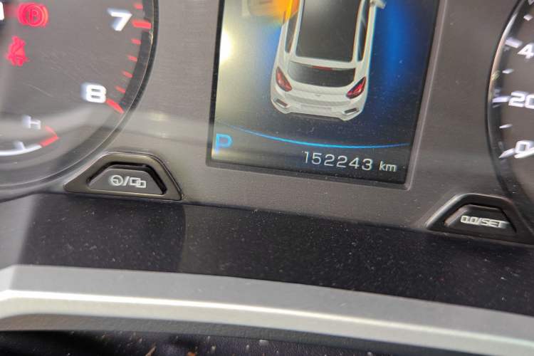 Used Geely Auto Emgrand GS 2016 Sport Edition 1.8L Automatic LingShang Model Odometer Close Up
