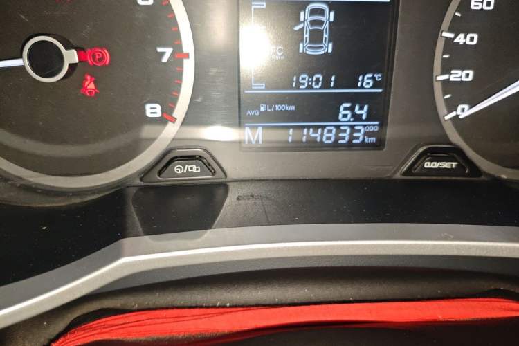 Used Geely Auto Emgrand GS 2016 Elegant Edition 1.3T Manual LingShang Model Odometer Close Up