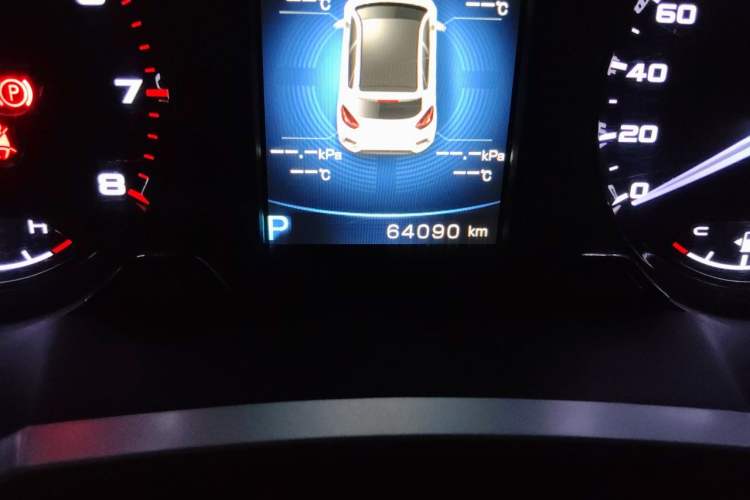 Used Geely Auto Emgrand GS 2016 Elegant Edition 1.8L Automatic LingShang Model Odometer Close Up