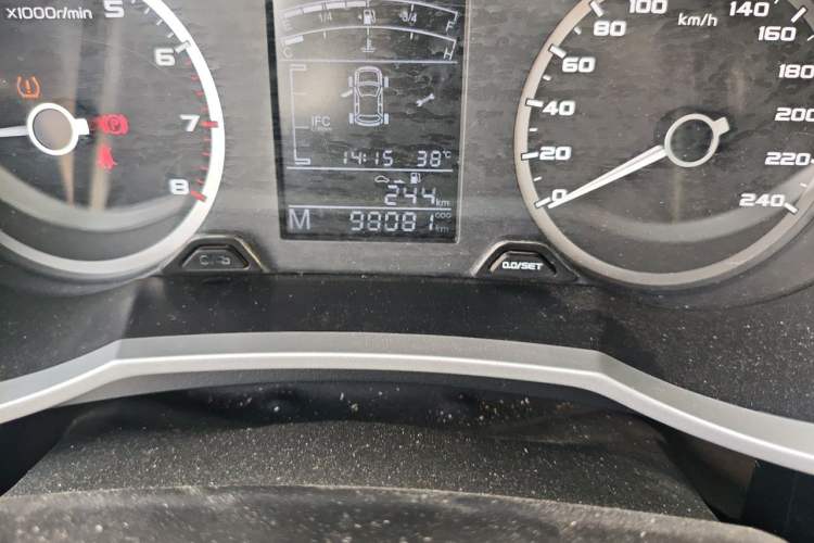 Used Geely Auto Emgrand GS 2016 Sports Edition 1.8L Manual LingShang Model Odometer Close Up