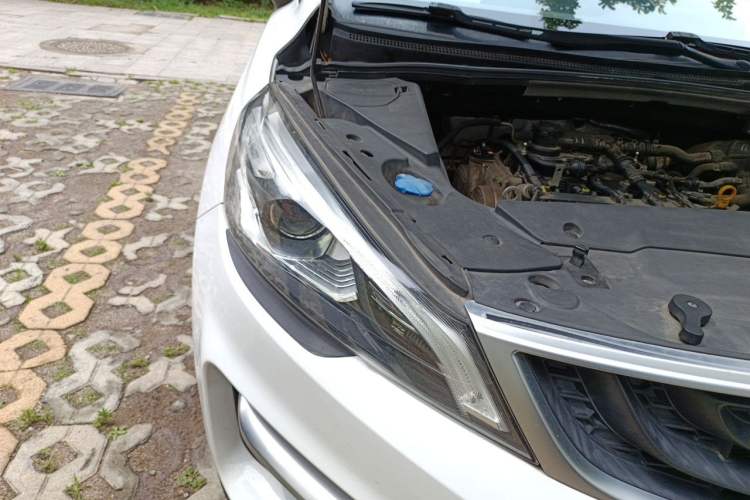 Used Geely Auto Emgrand GS 2016 Sport Edition 1.3T Automatic LingShang Model Right Front Headlight