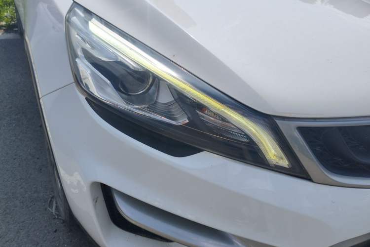 Used Geely Auto Emgrand GS 2016 Sports Edition 1.8L Manual LingShang Model Right Front Headlight