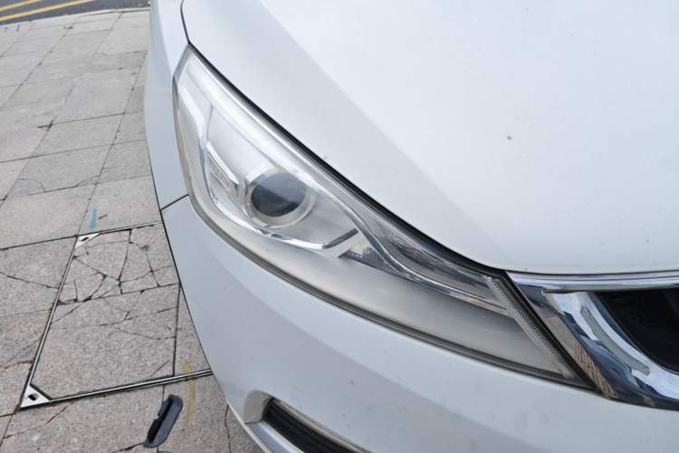 Used Geely Auto Emgrand GS 2016 Elegant Edition 1.8L Manual LingShang Model Right Front Headlight