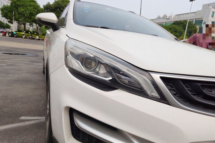Used Geely Auto Emgrand GS 2016 Sport Edition 1.3T Automatic LingShang Model Right Front Headlight