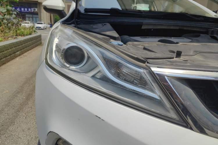 Used Geely Auto Emgrand GS 2016 Elegant Edition 1.8L Automatic LingShang Model Right Front Headlight