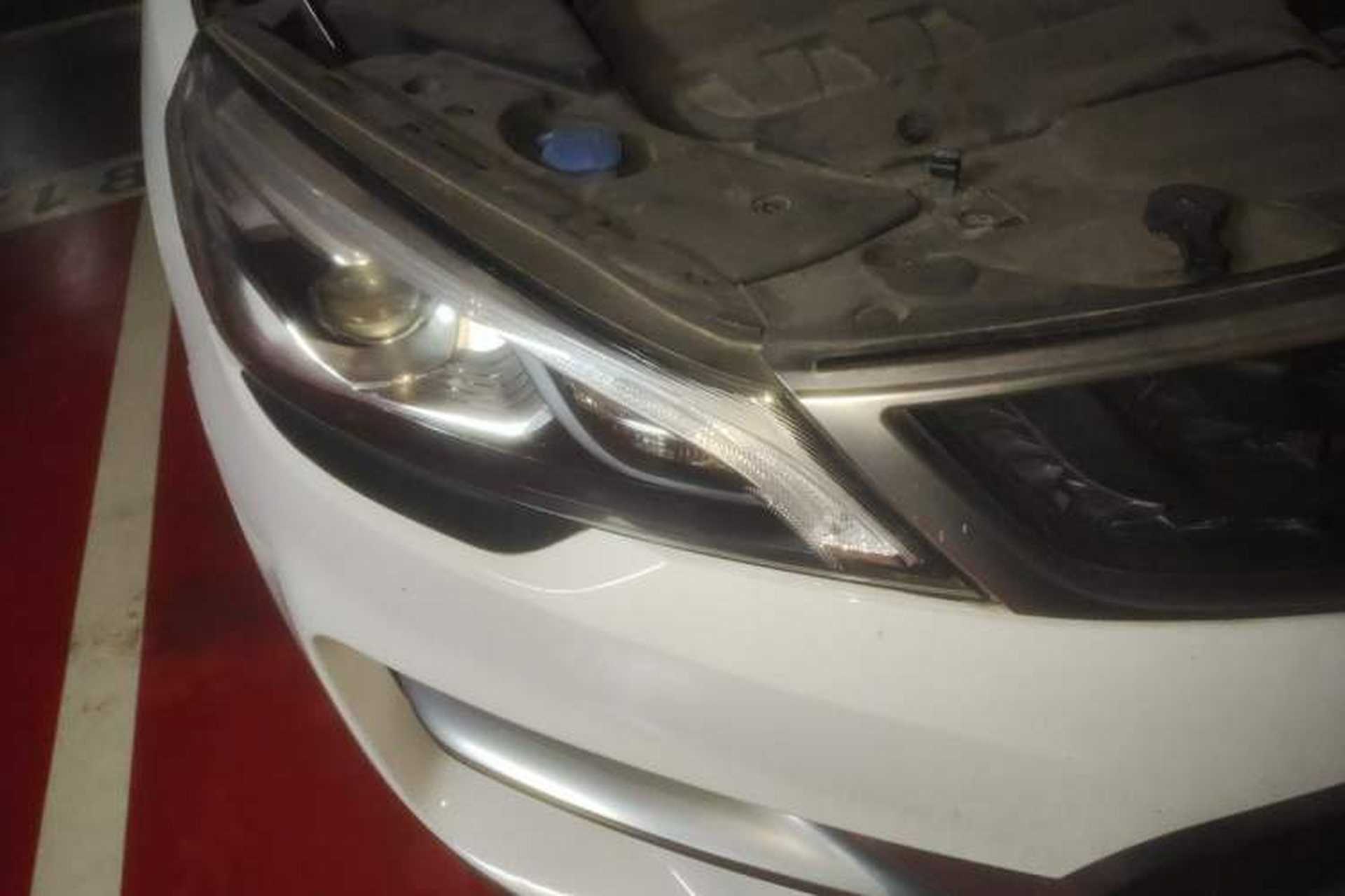 Used Geely Auto Emgrand GS 2016 Sport Edition 1.3T Automatic LingShang Model Right Front Headlight