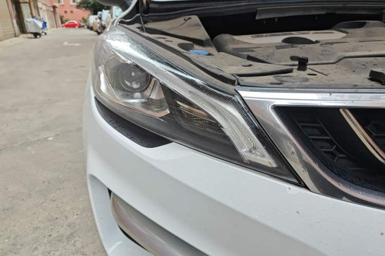 Used Geely Auto Emgrand GS 2016 Sports Edition 1.8L Manual LingShang Model Right Front Headlight