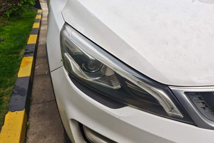 Used Geely Auto Emgrand GS 2016 Sport Edition 1.3T Automatic LingShang Model Right Front Headlight